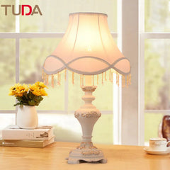 TUDA Beige Retro Resin Princess Table Lamp