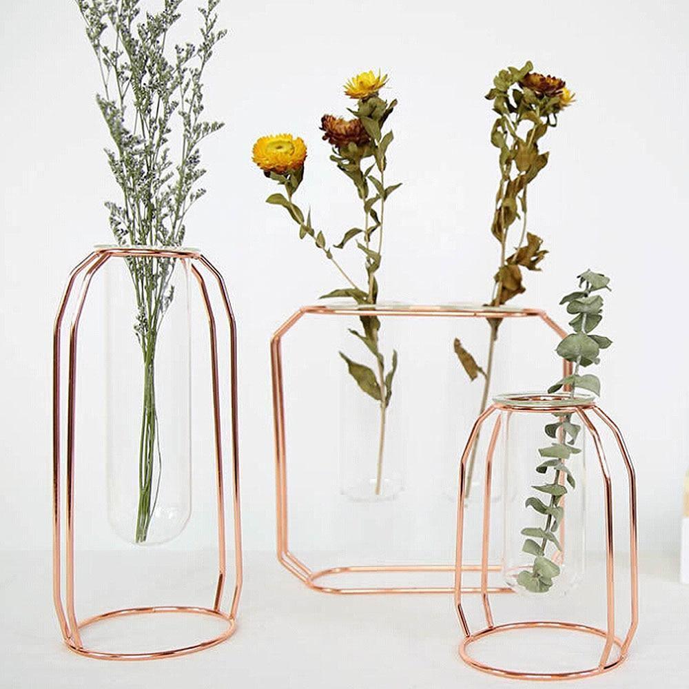 مزهرية من الحديد والزجاج العائمة بشكل هندسي